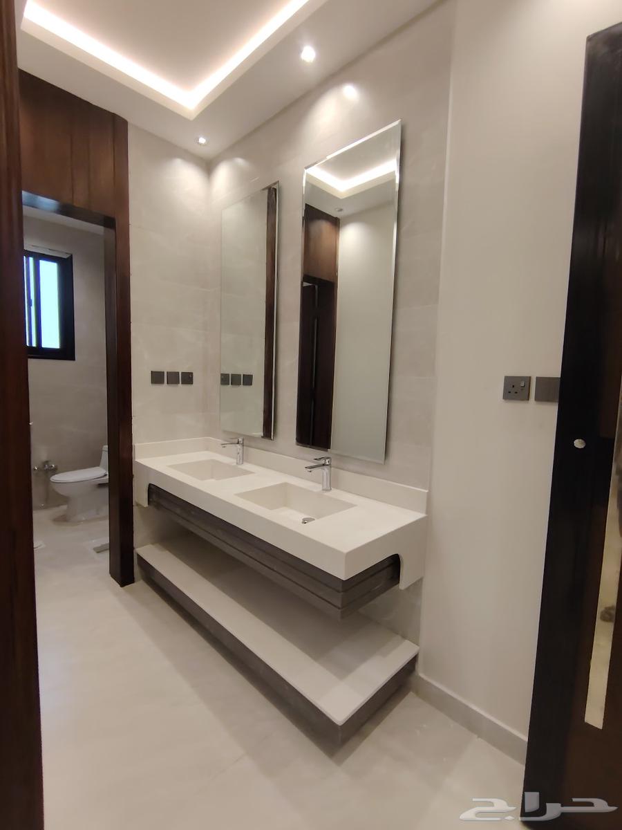 Apartment for sale on the second floor with internal staircase to the rooftop in Al Mahallah63614089352322114