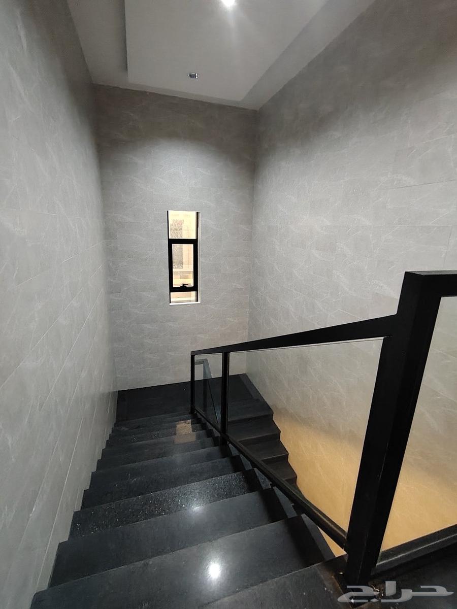 Apartment for sale on the second floor with internal staircase to the rooftop in Al Mahallah63614089352322111