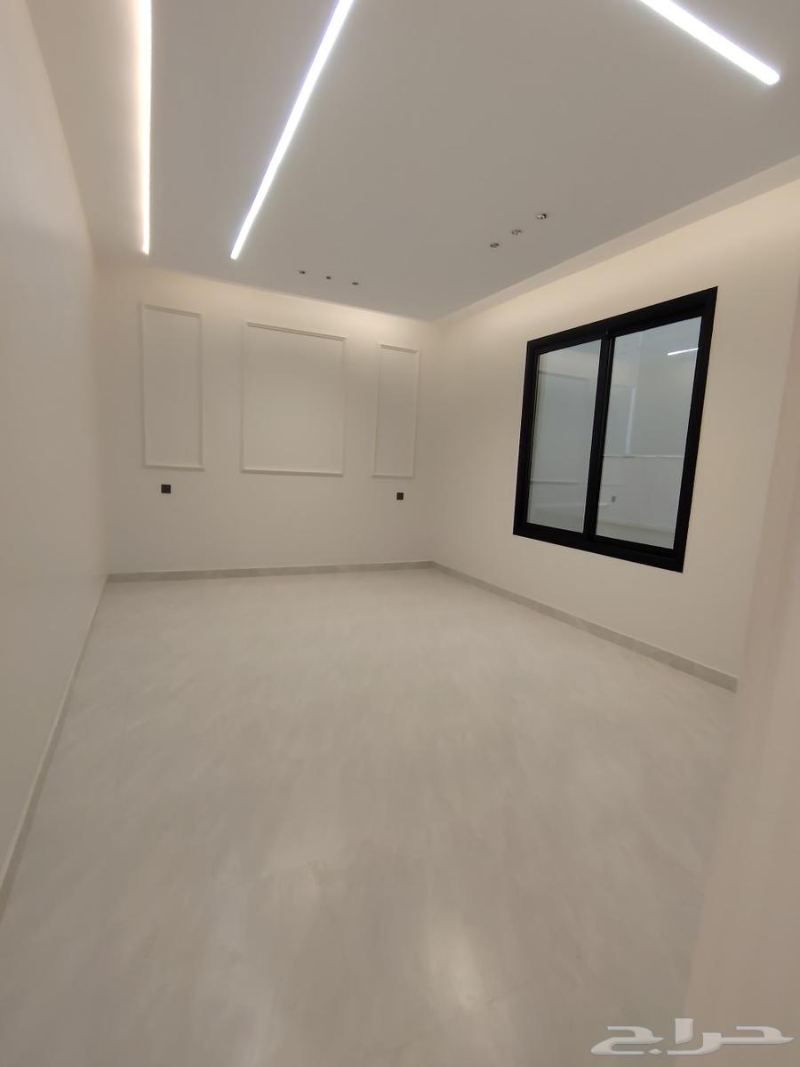 Apartment for sale on the second floor with internal staircase to the rooftop in Al Mahallah63614089352322112