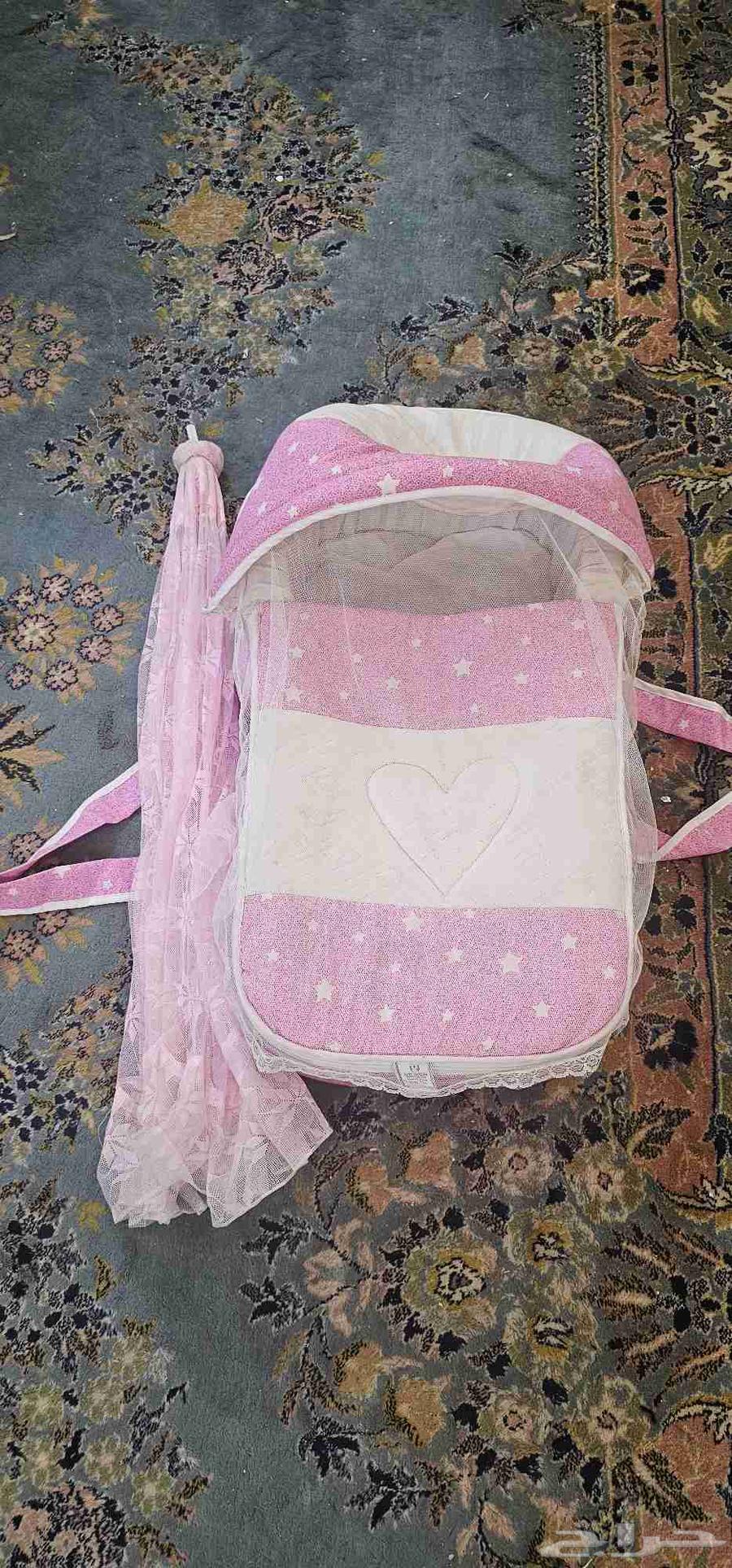 Baby bed with canopy, the bed has zippers and is portable63880153002113114