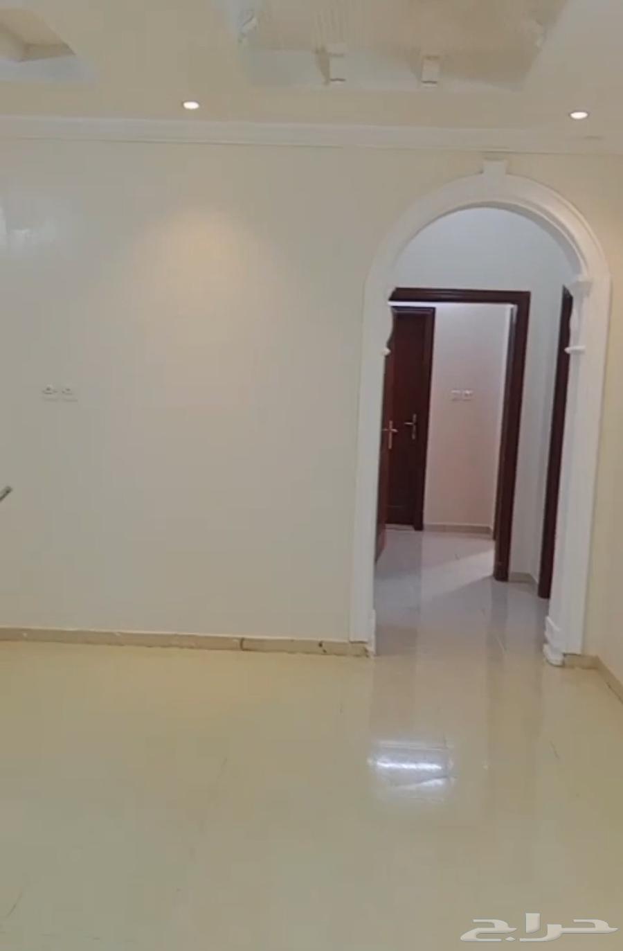 Four rooms, a hall, and three bathrooms63379994323329111