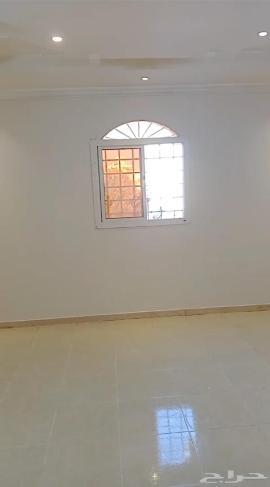 Four rooms, a hall, and three bathrooms63379994323329112
