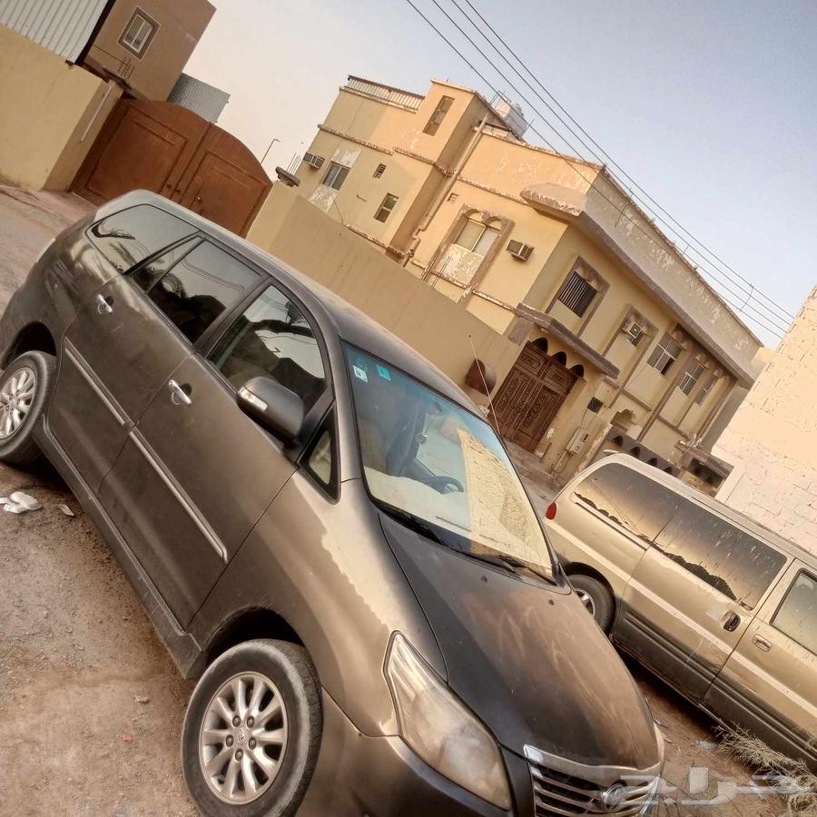 سياره انوفا 2012 جير عادي ل الإيجار64141463004418113