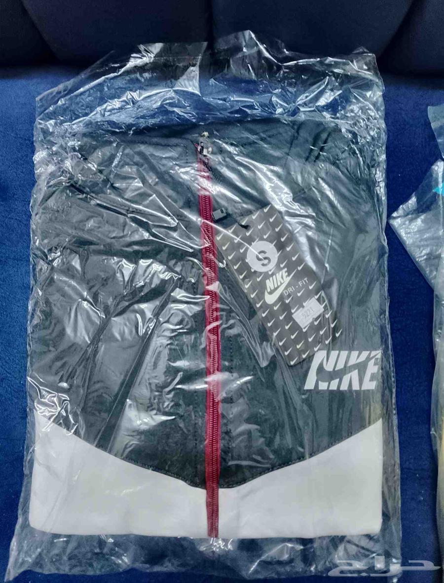 Sports suit available in colors plus white63906221563651112