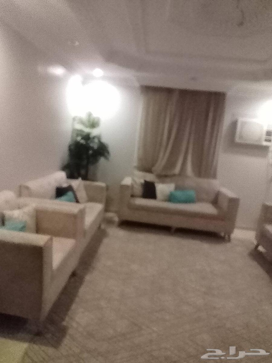 طقم كنب بيج خمسه قطع وسجاد مقاس 4 3 وستاره63667800914305111