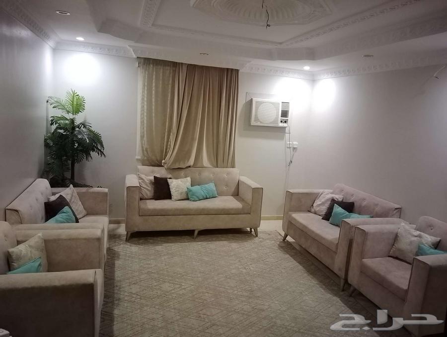 طقم كنب بيج خمسه قطع وسجاد مقاس 4 3 وستاره63667800914305110