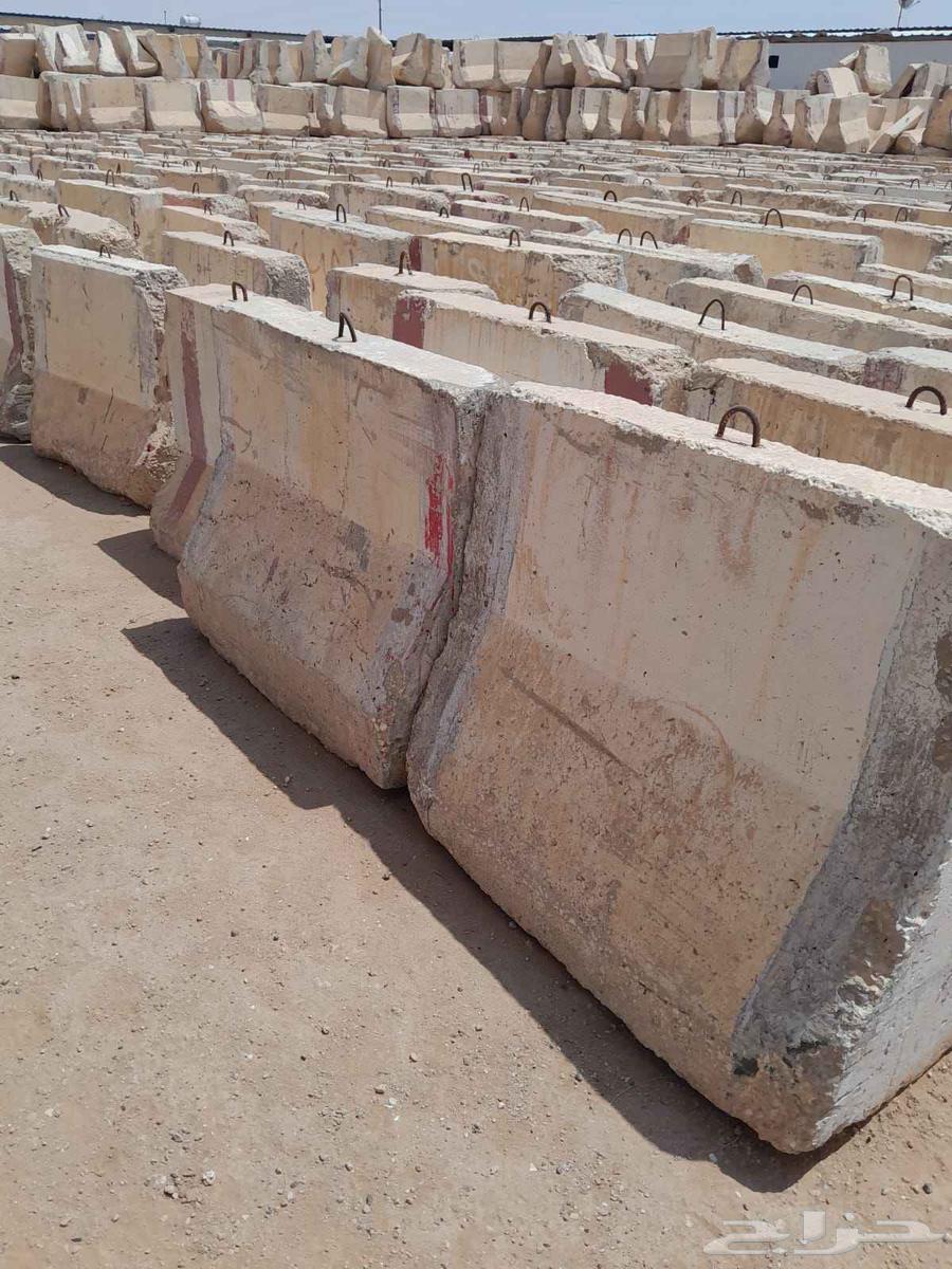Concrete barriers, New Jersey precast concrete blocks, concrete slabs - Riyadh, attractive price63677427102210114