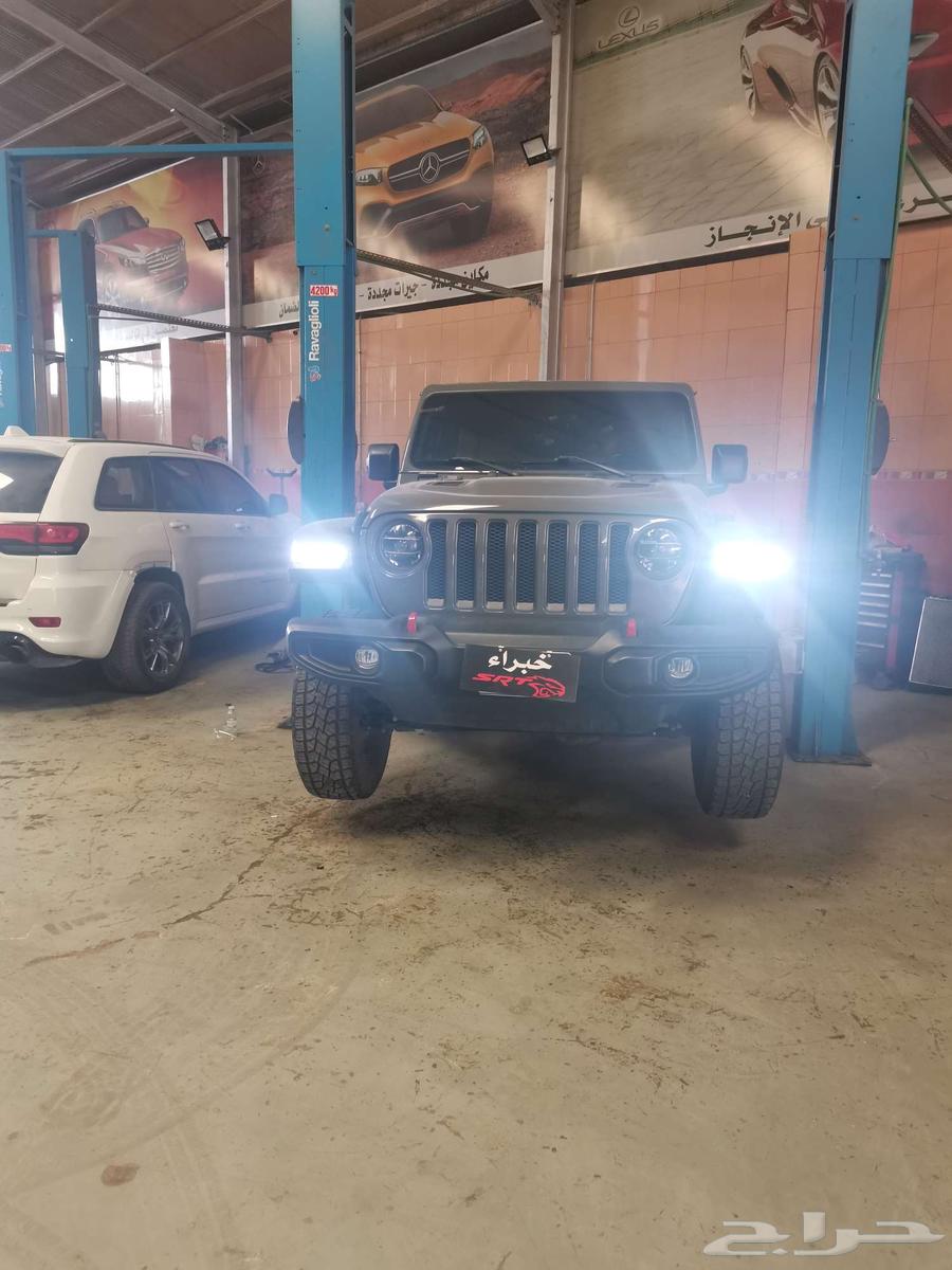 Specialized workshop for Jeep, Charger, Durango maintenance64177641351299110
