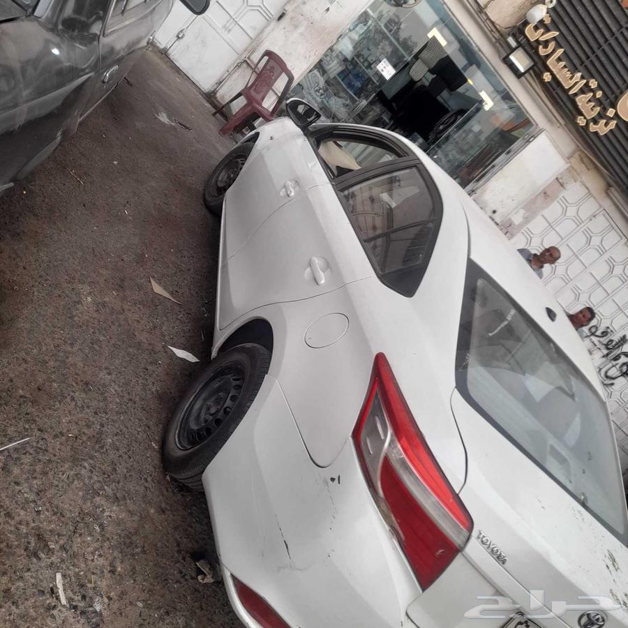 2015 Yaris model, fully painted with a slight front dent64221422421123113