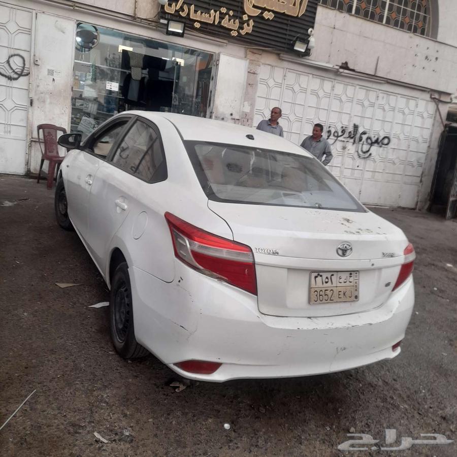 2015 Yaris model, fully painted with a slight front dent64221422421123112