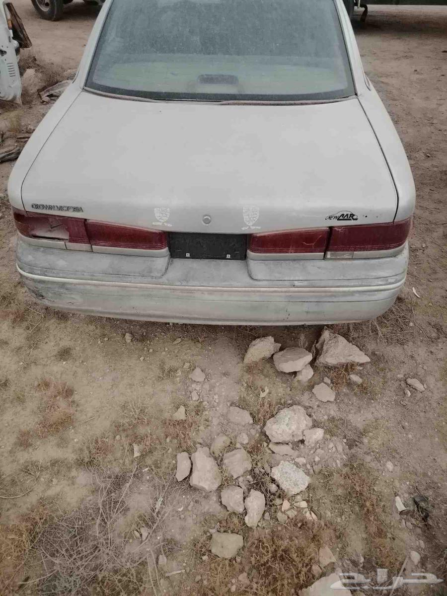 فورد كراون فكتوريا موديل 1996 للبيع قطع غيار64225701498754110