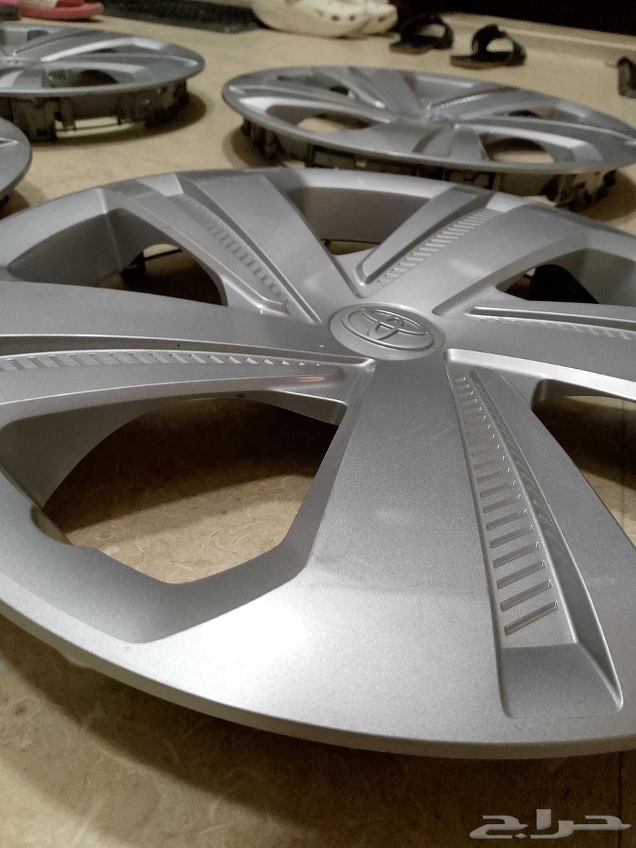 Hello, I'm offering you an original 2024 Tays Yars with minor scratches shown in the picture64218950151042112