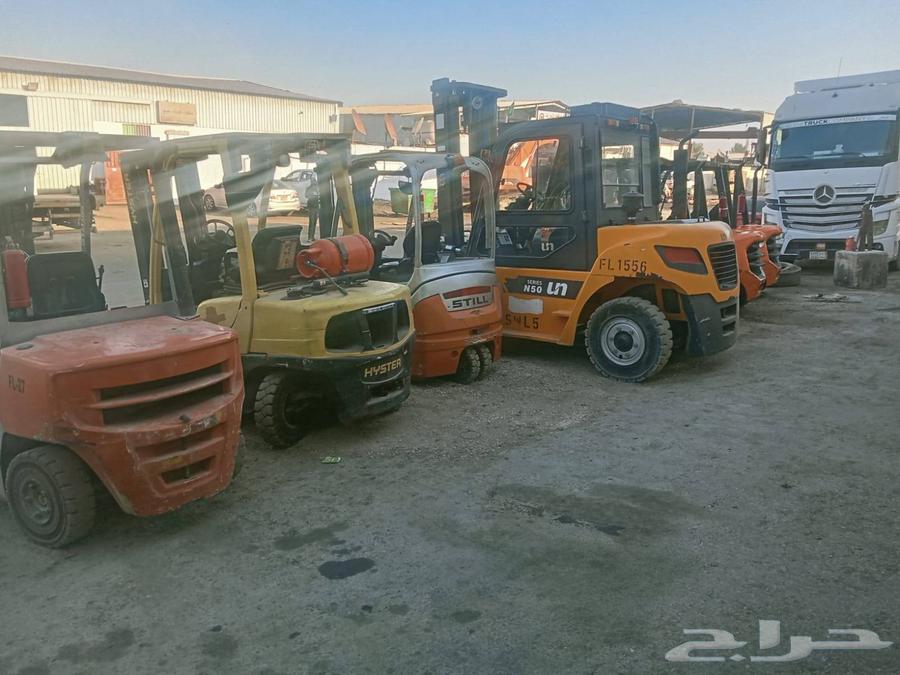 For rent: forklifts, cranes, flatbeds, Dina trucks, basket lifts64221863842563110