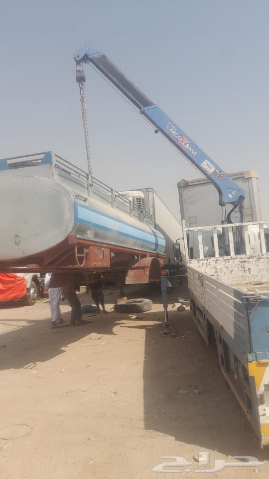 His religion and a crane of three tons and six hundred64218950098433110