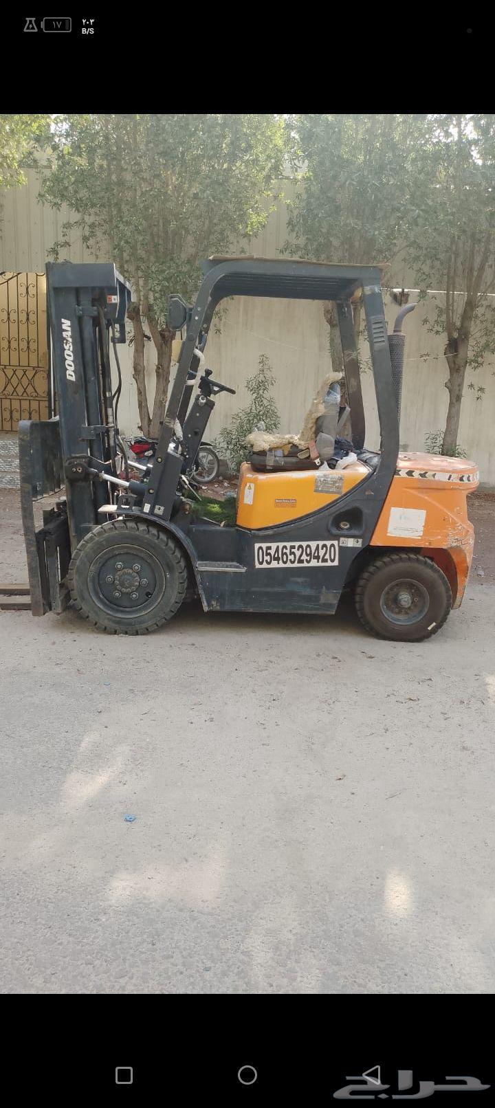 رافعه شوكية ثلاثة طن للايجار اليومي الشهري64213746015234110