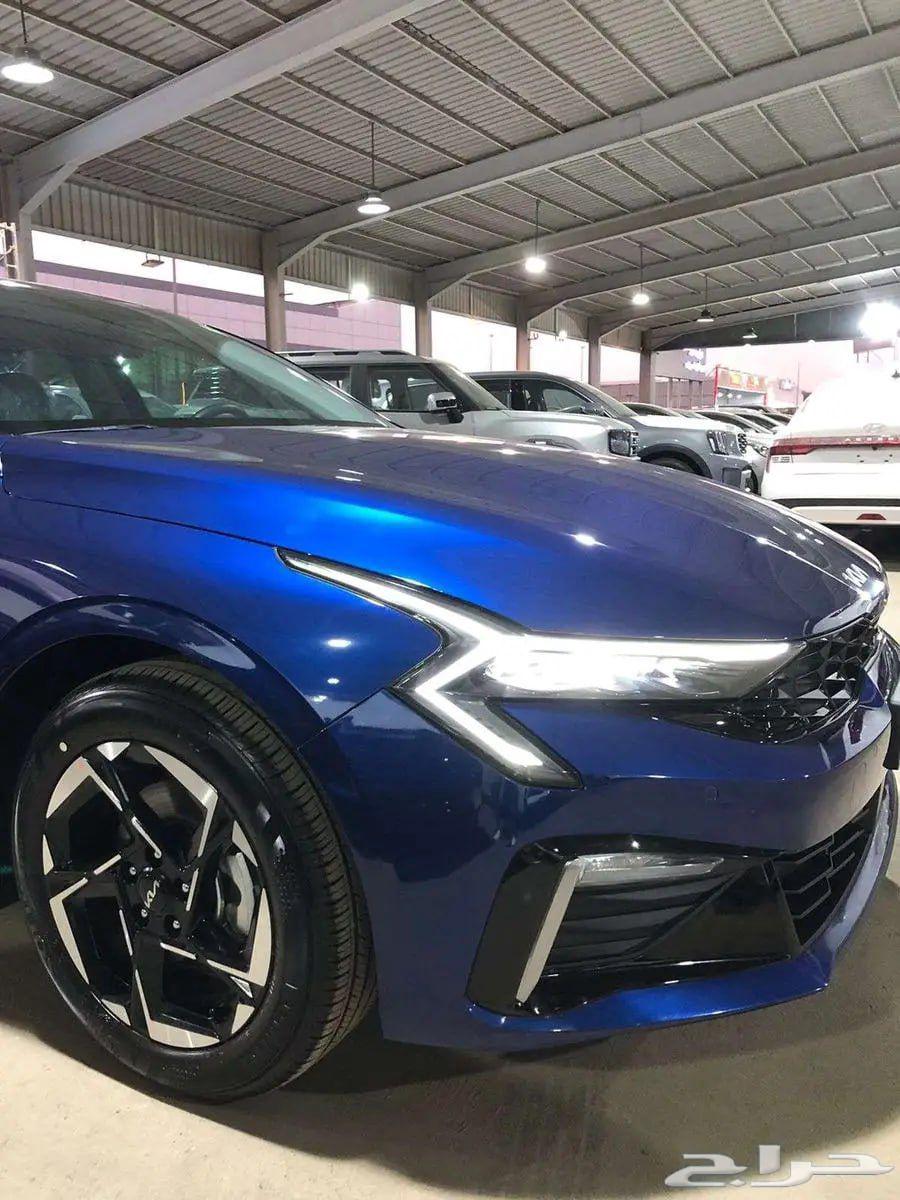 كيا K5 Gl ستاندر مطور بفتحه سقف موديل 2025 عرض علي الازرق64217927523457111