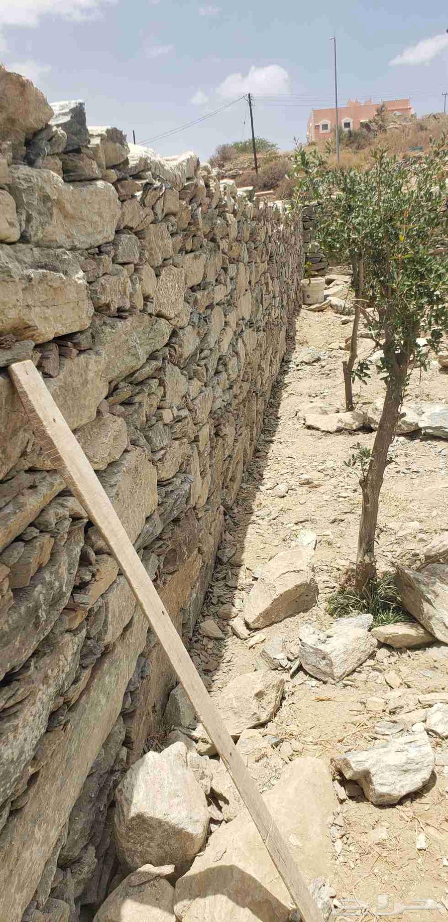 بناء حجر.64225109821443110