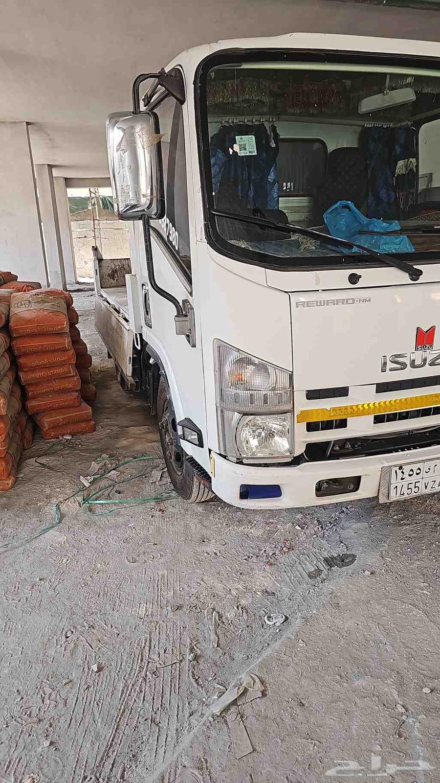 قلاب للبيع ايسوزو موديل 2013 مفحوص مجدد باخشب اصلي64253689579521113