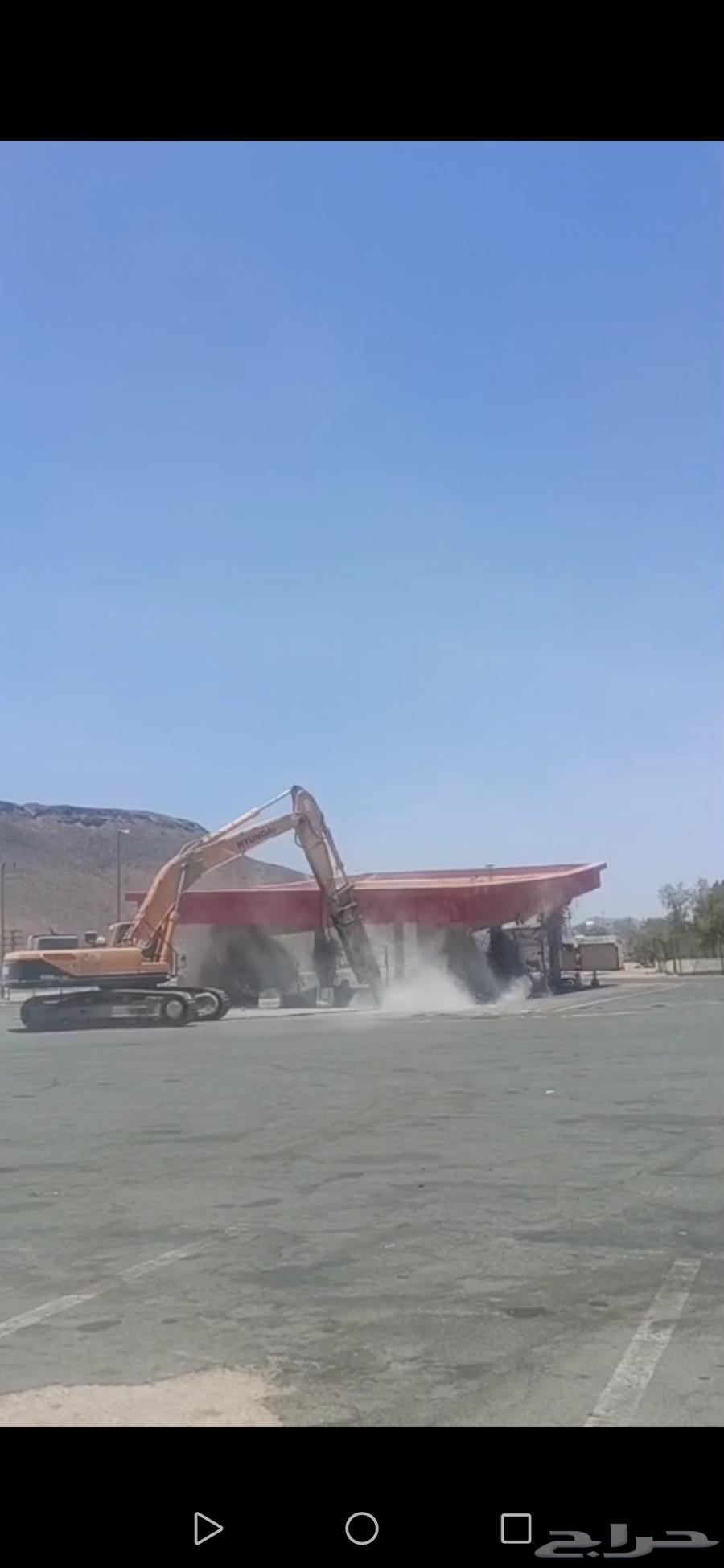 بوكلين هدم مباني محطات64257030436995110