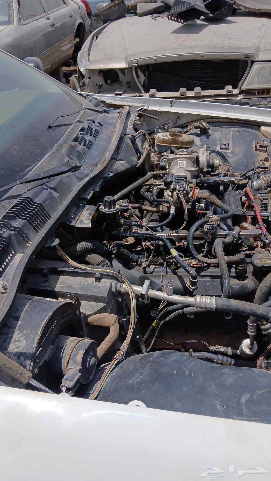 قطع غيار فورد فكتوريا ماركيس تاون كار64261133818497111