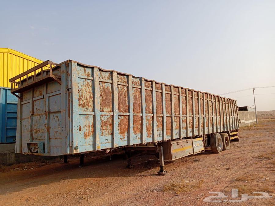 Flatbed and tow truck for sale at a reasonable price, available with 2 and 3 axles64234232803969113