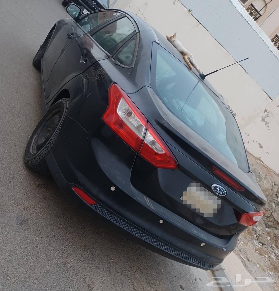 سيارة للبيع فوردفوكس مودل 201264235733108225112