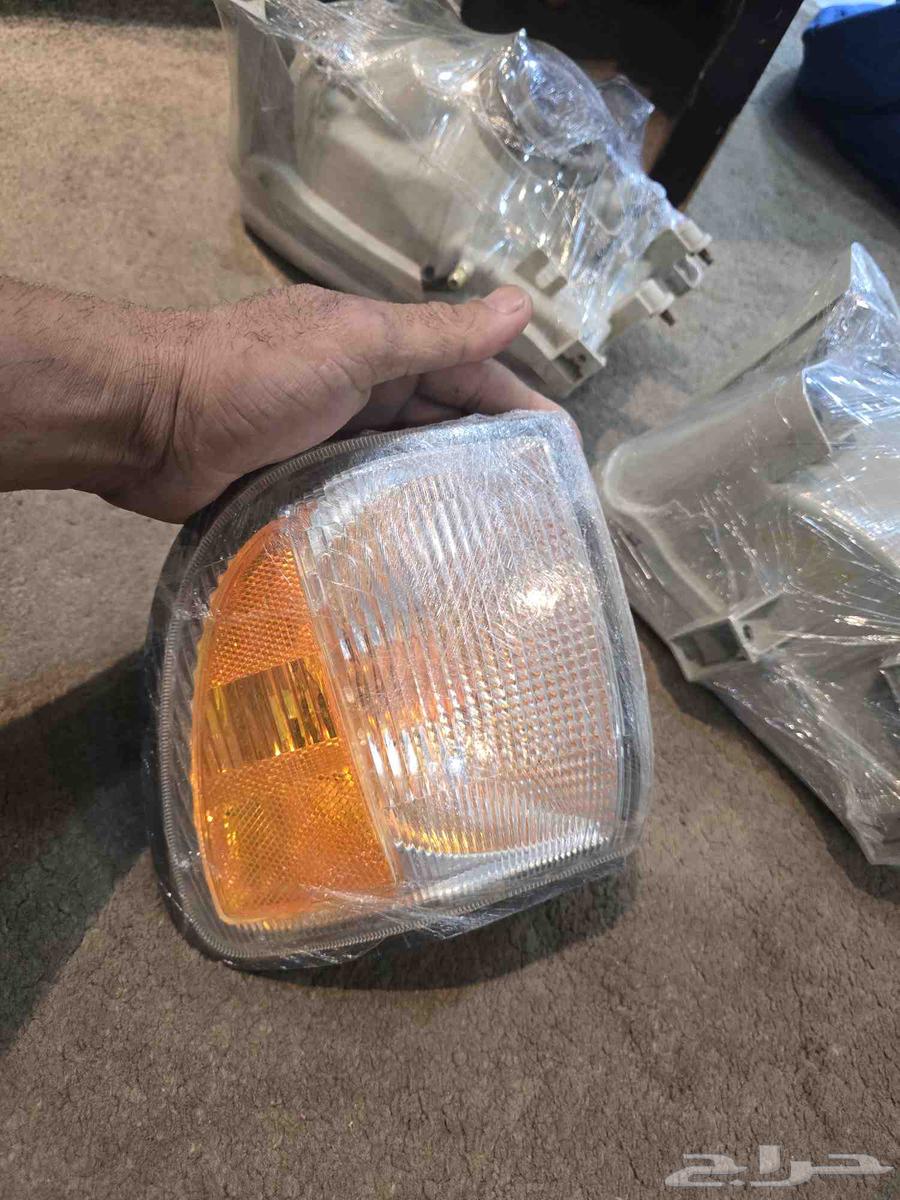 انوار واشارات باتفندر اصلين شبه الجديد64231949691522114