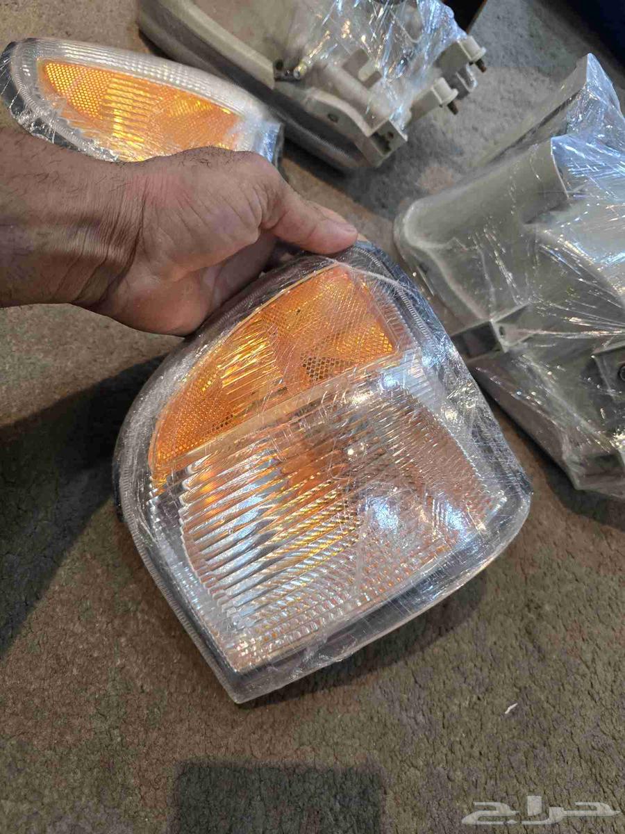 انوار واشارات باتفندر اصلين شبه الجديد64231949691522113