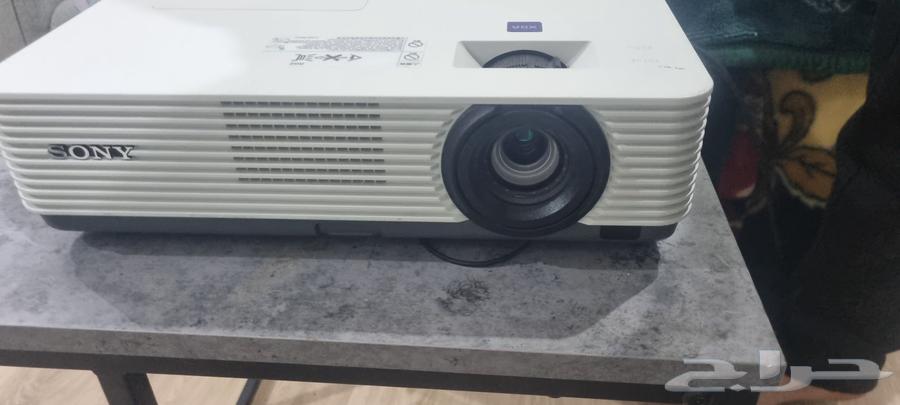 Sony VPL-DX220 Projector63971929952771110