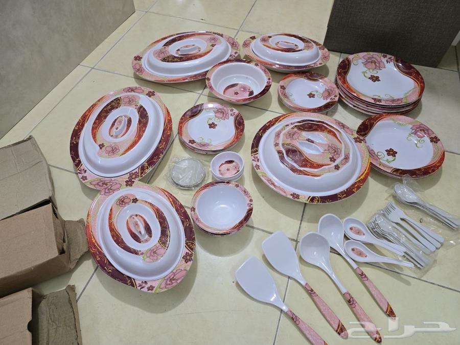 طقم صحون جديد غير مستعمل للبيع64404222357379113