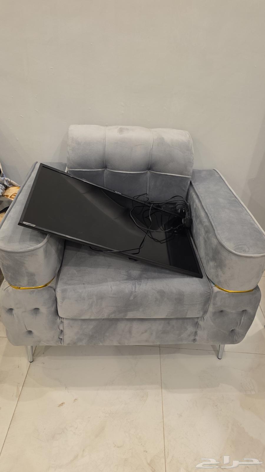 كنبتين وكرسي استعمال خفيف شبه جديد64404125715075110