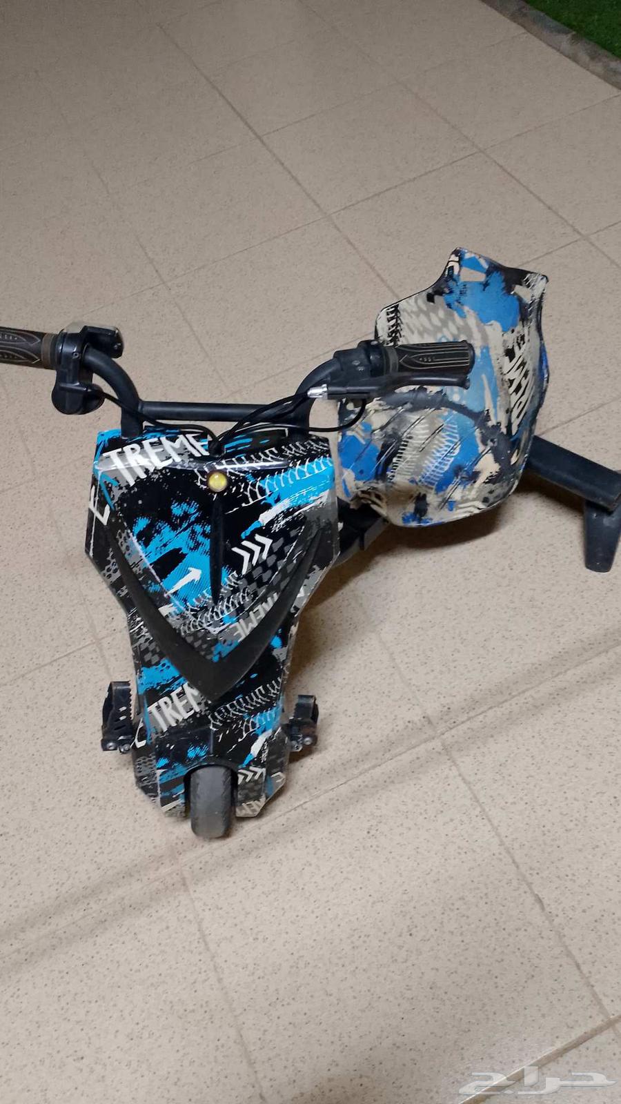 Clean scooter with charger, price 300 SAR for contact64392580208129110