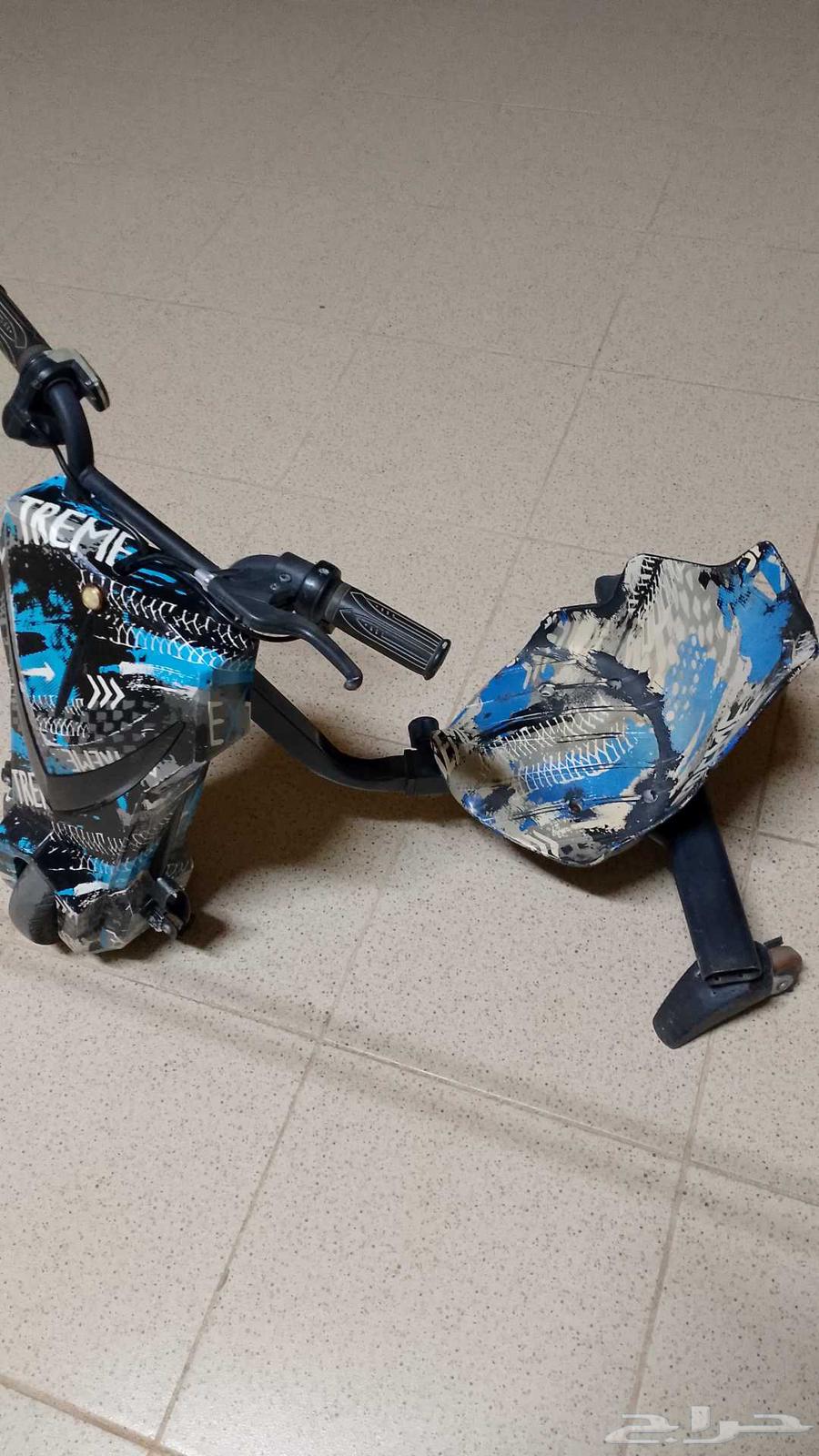 Clean scooter with charger, price 300 SAR for contact64392580208129111