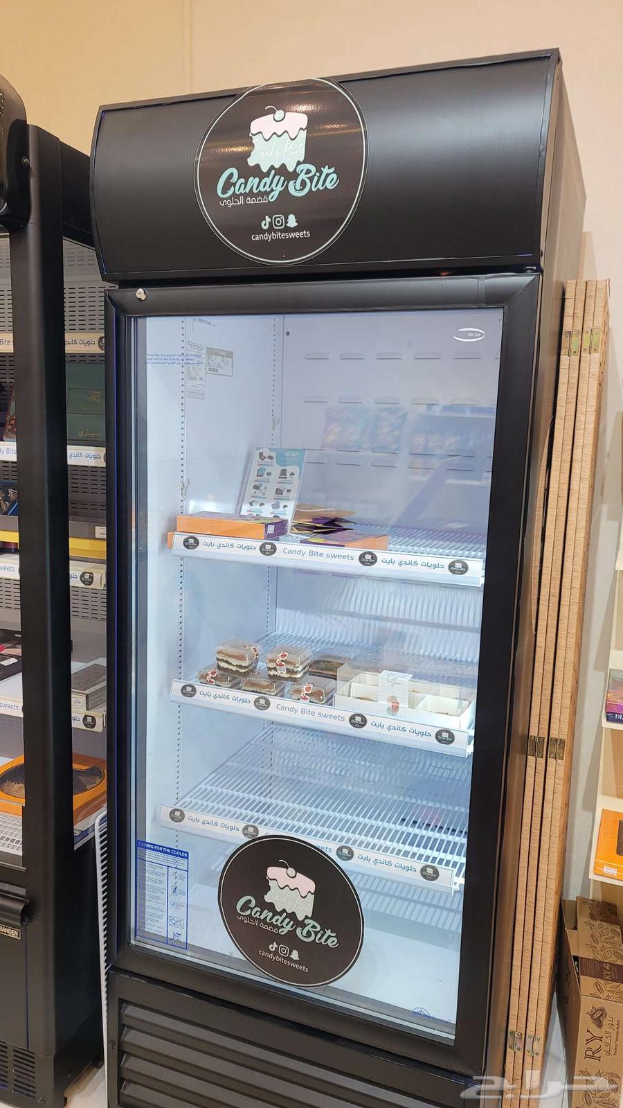 2ثلاجات للبيع شبه جديد كبيره وصغيرالسوم 4500 تواصل64404333078402111