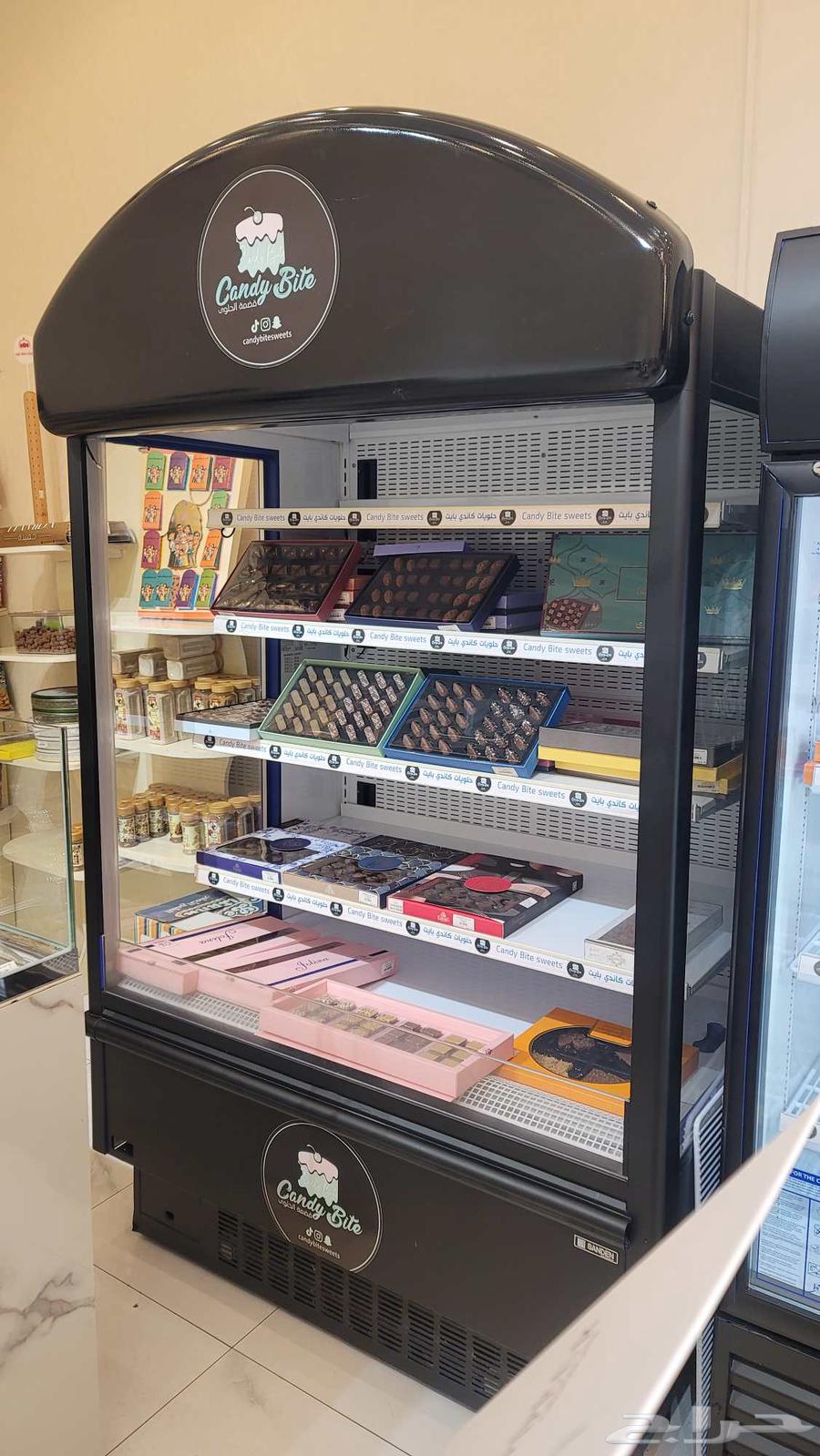 2ثلاجات للبيع شبه جديد كبيره وصغيرالسوم 4500 تواصل64404333078402110