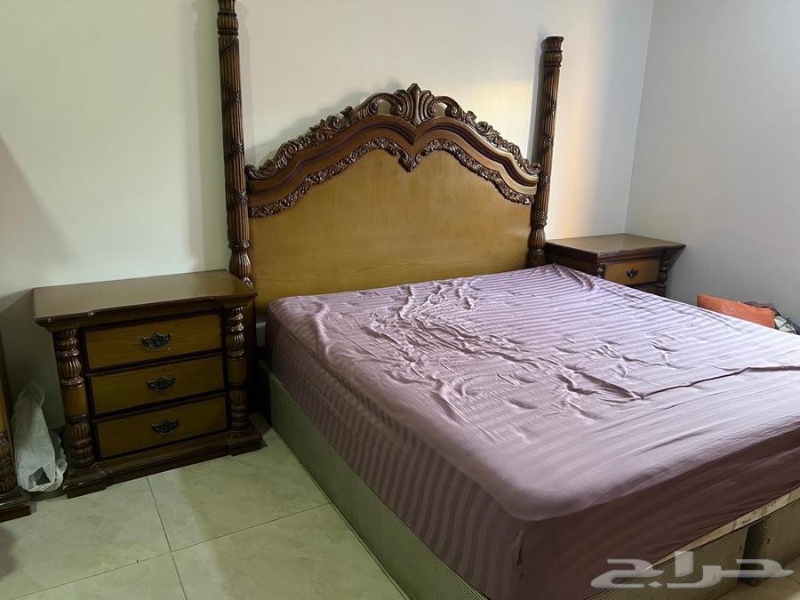 غرفة نوم أمريكي بحالة ممتازة مع مرتبة طبية أمريكي64403101389313112