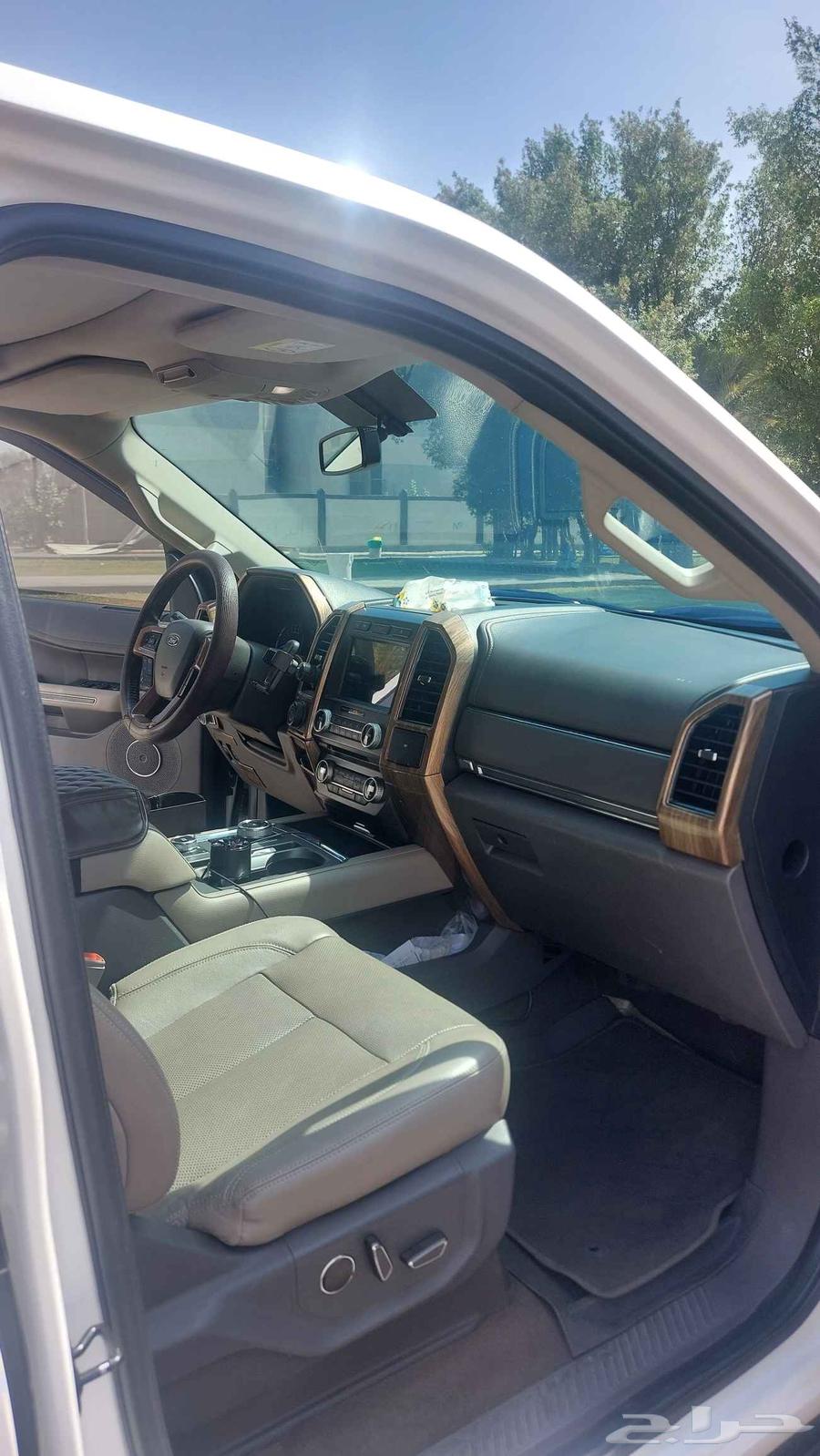 Ford Expedition 201863618154941826113