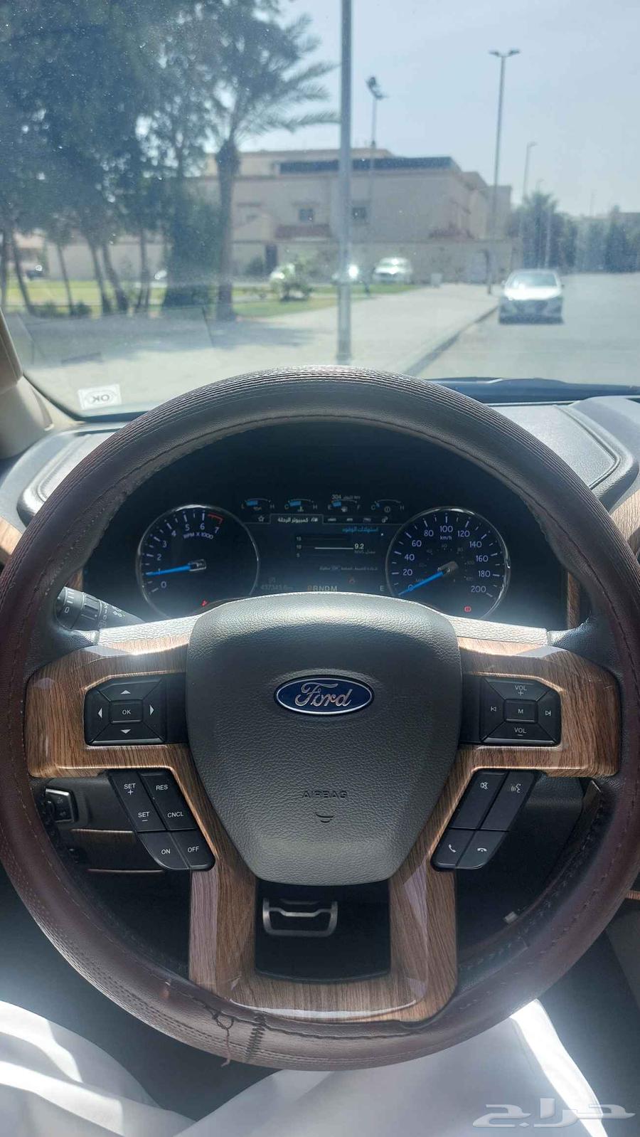 Ford Expedition 201863618154941826112