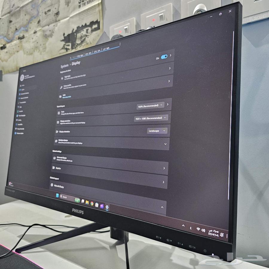 PC gaming with monitor, mouse, and keyboard63619458783107111