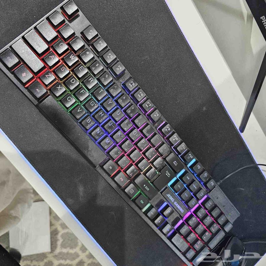 PC gaming with monitor, mouse, and keyboard63619458783107112