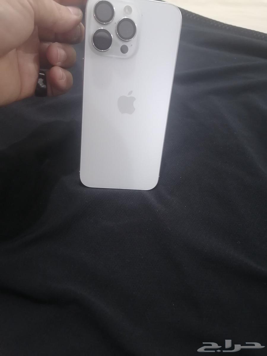 ايفون 15 برو ماكس 256 بدون اي خدوش مع الكرتون والشاحن64403633331075110