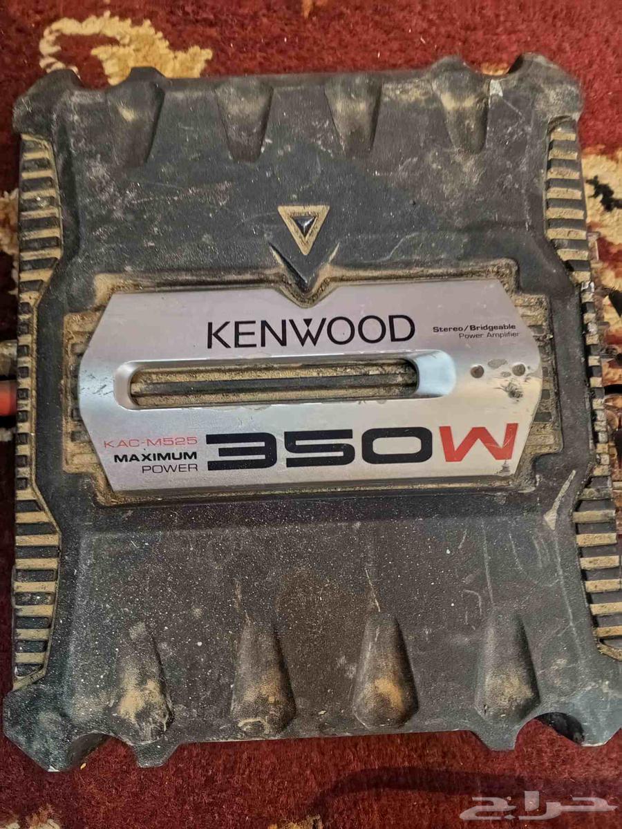 Headphones with sound filter64403068762369114