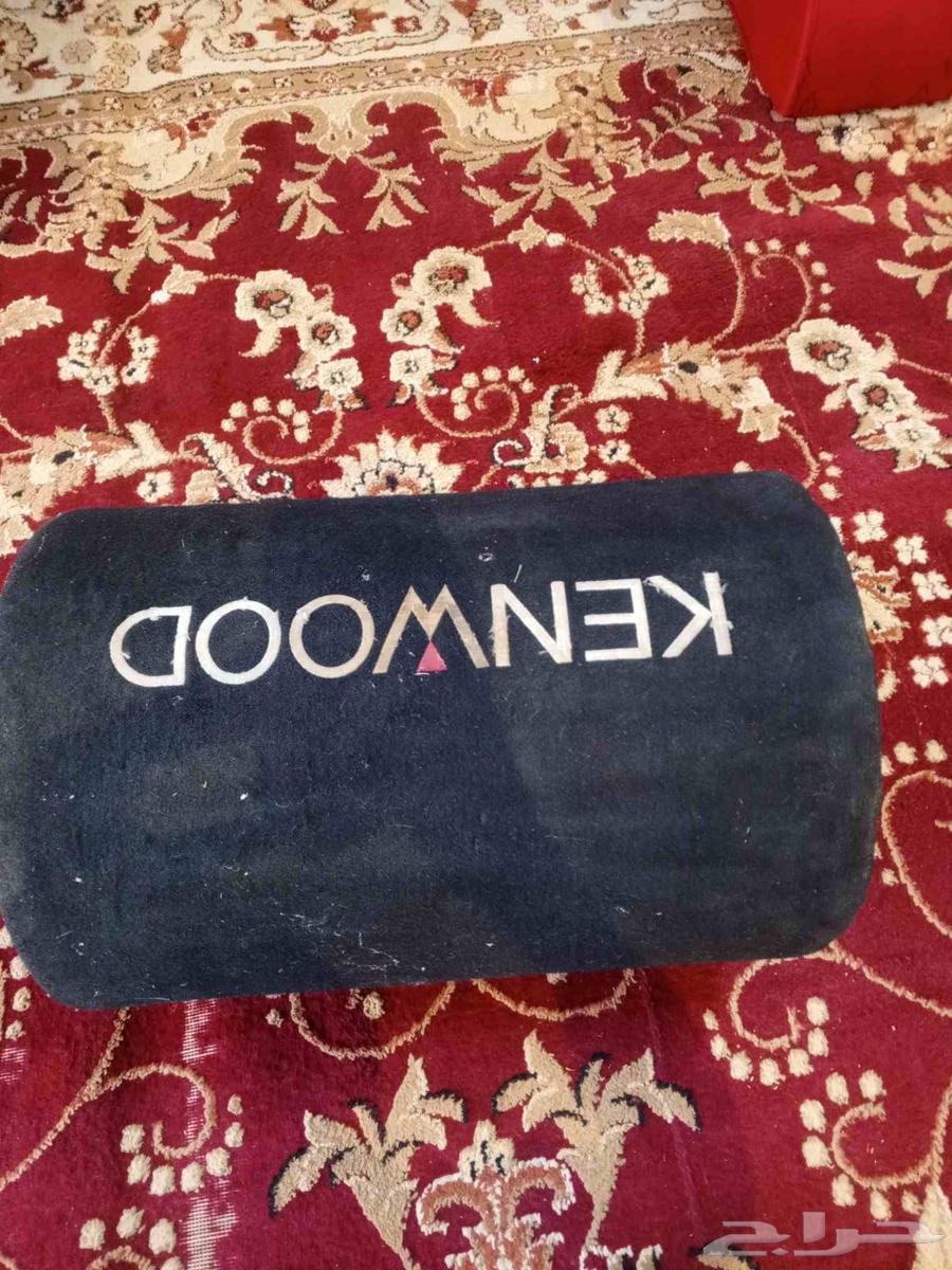 Headphones with sound filter64403068762369110