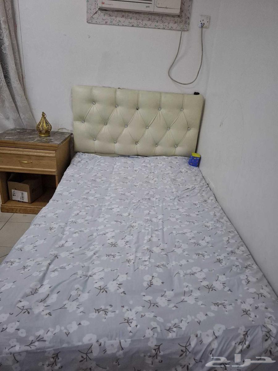 عفش للبيع وبوجود أغراض اخرى64404597412867110