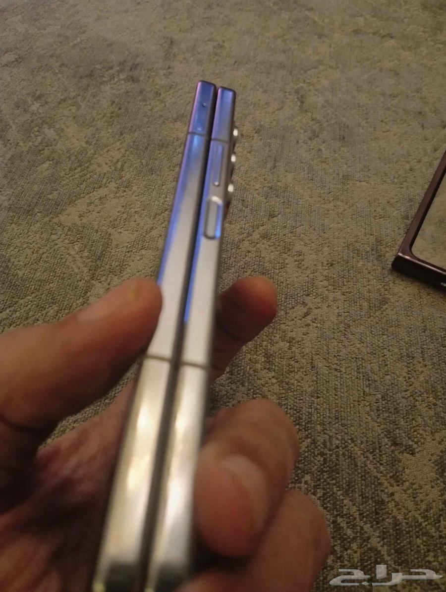 موبايل فولد5 بحاله ممتازه بدون اي اعطال 256 G التواصل واتس64404903710467111