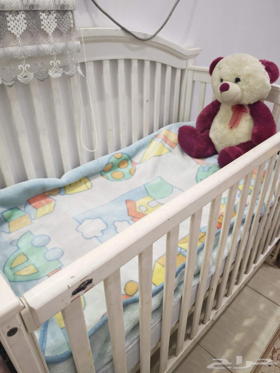 كنب صالة وسرير اطفال للبيع العاجل العاجل64387788046593112