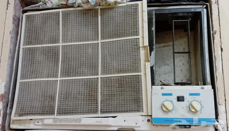 Perfectly working and clean air conditioner63619368738434111