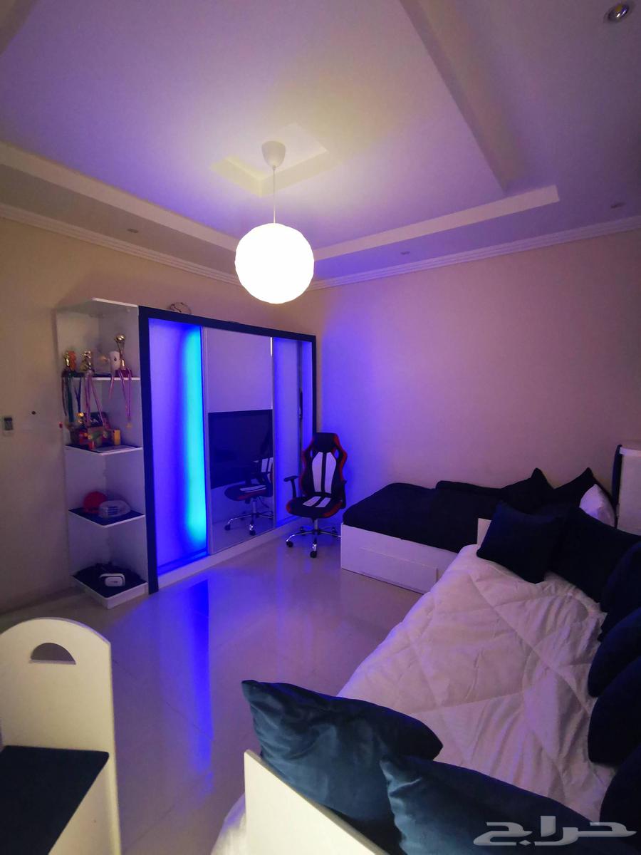 للبيع اثاث غرفة نوم64404041757953111