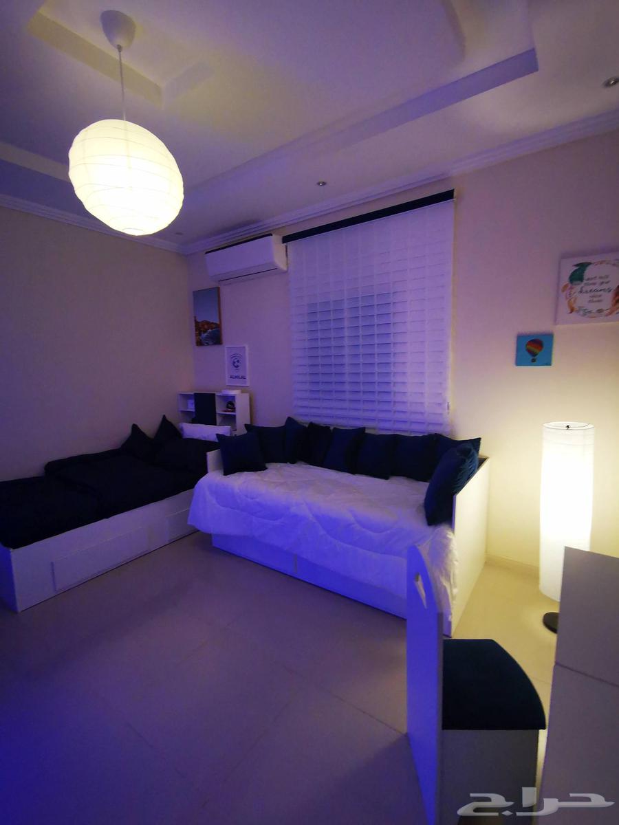 للبيع اثاث غرفة نوم64404041757953110