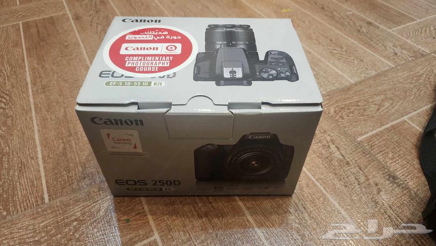 Canon EOS 250D camera for sale with other accessories63619653651714111